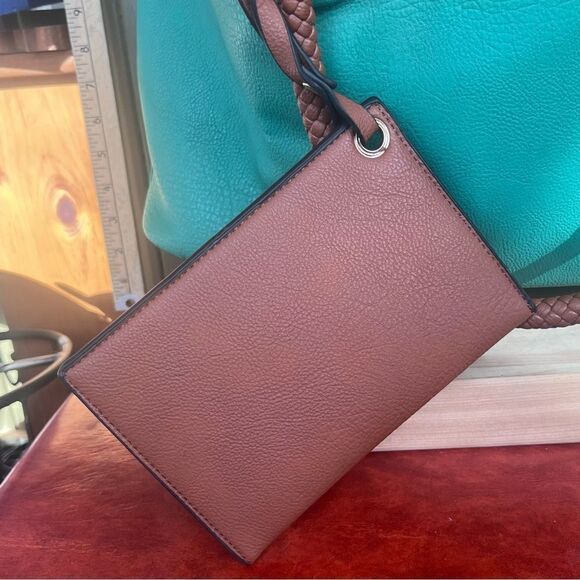 Black Rivet Color-block Green / Tan Faux Leather Bucket Shoulder Bag - Picture 13 of 13